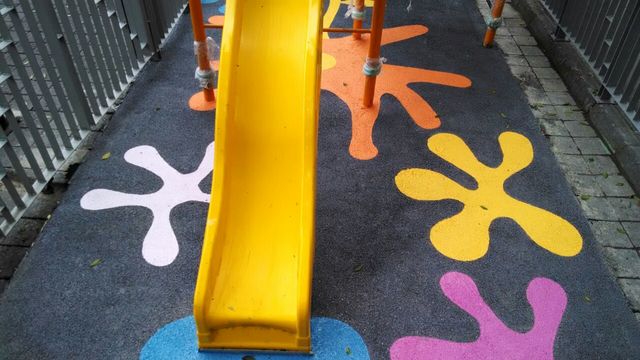 PISO AREA INFANTIL